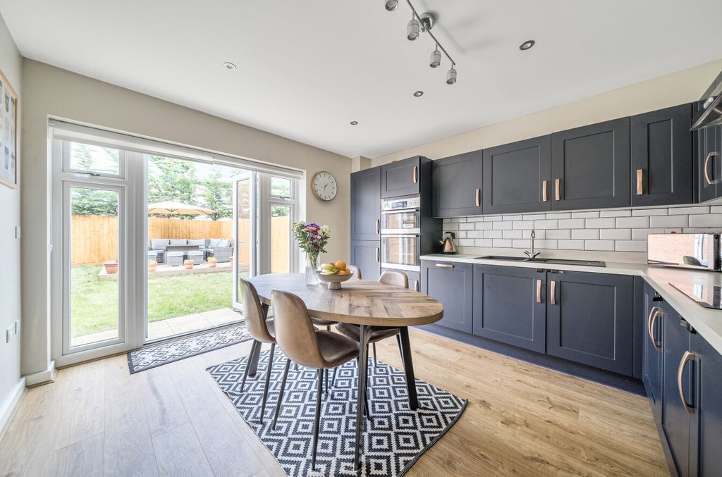 Property photo 3 of 13 1317526-9-6863E1E...