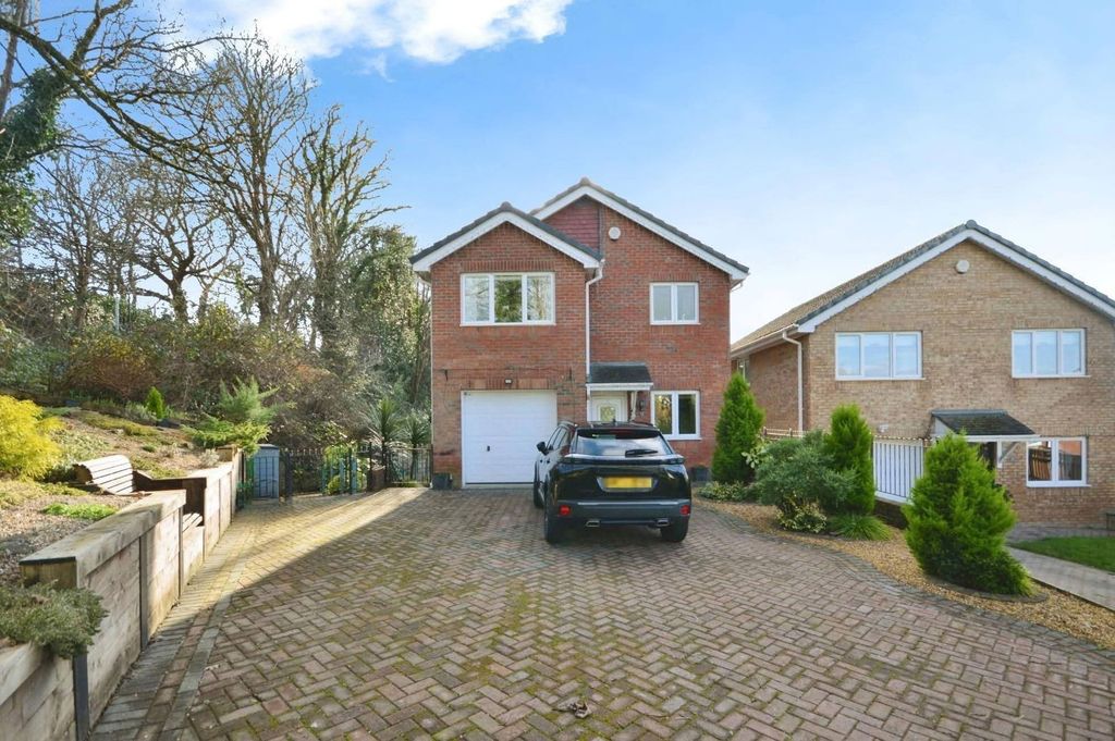 Property photo 2 of 37