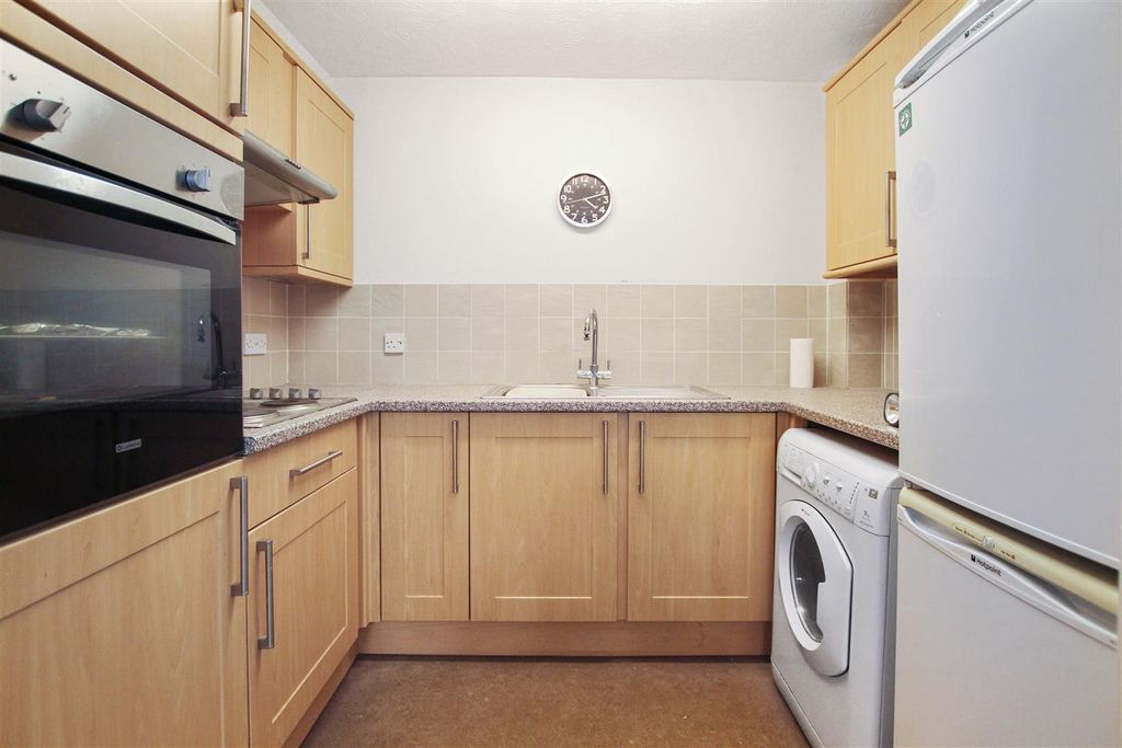 Property photo 3 of 6