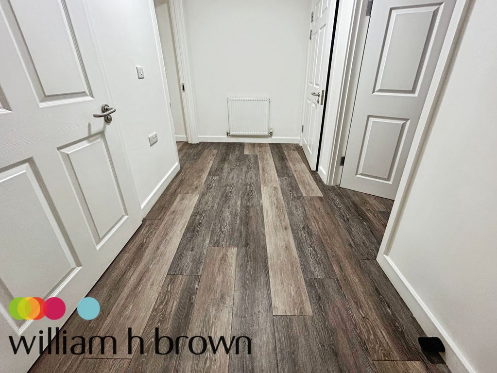 Property photo 2 of 8 Hallway
