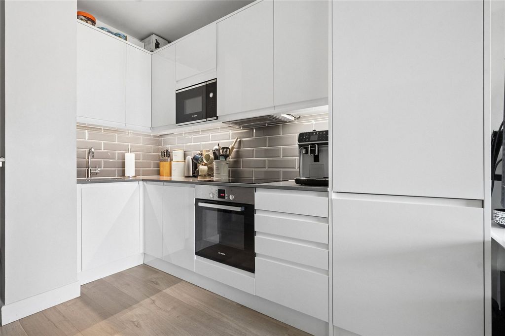 Property photo 2 of 16 Kitchen