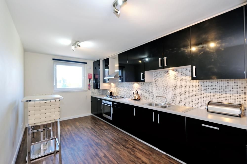 Property photo 2 of 15 Kitchen