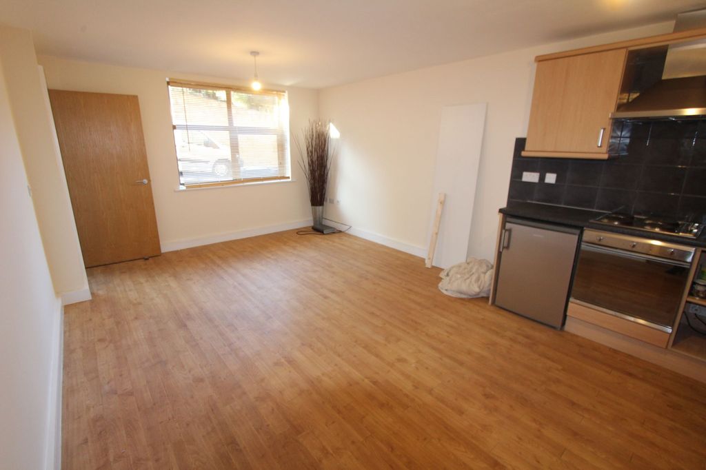 Property photo 3 of 8