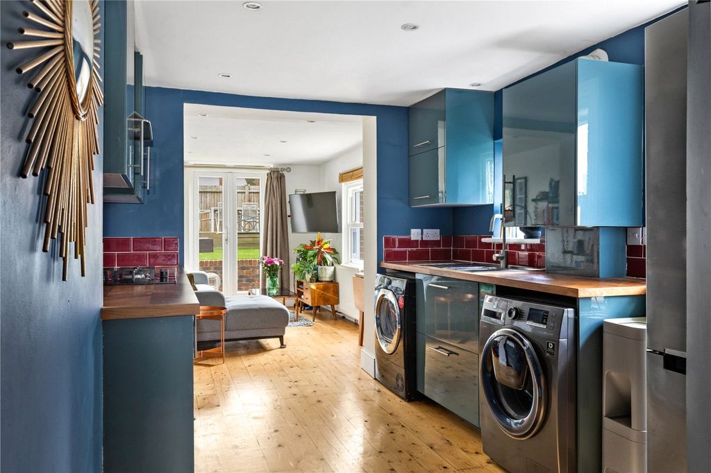 Property photo 3 of 12 Picture No. 02