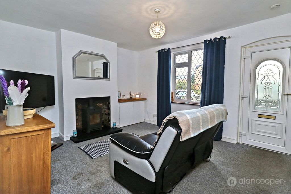 Property photo 2 of 23 4898342