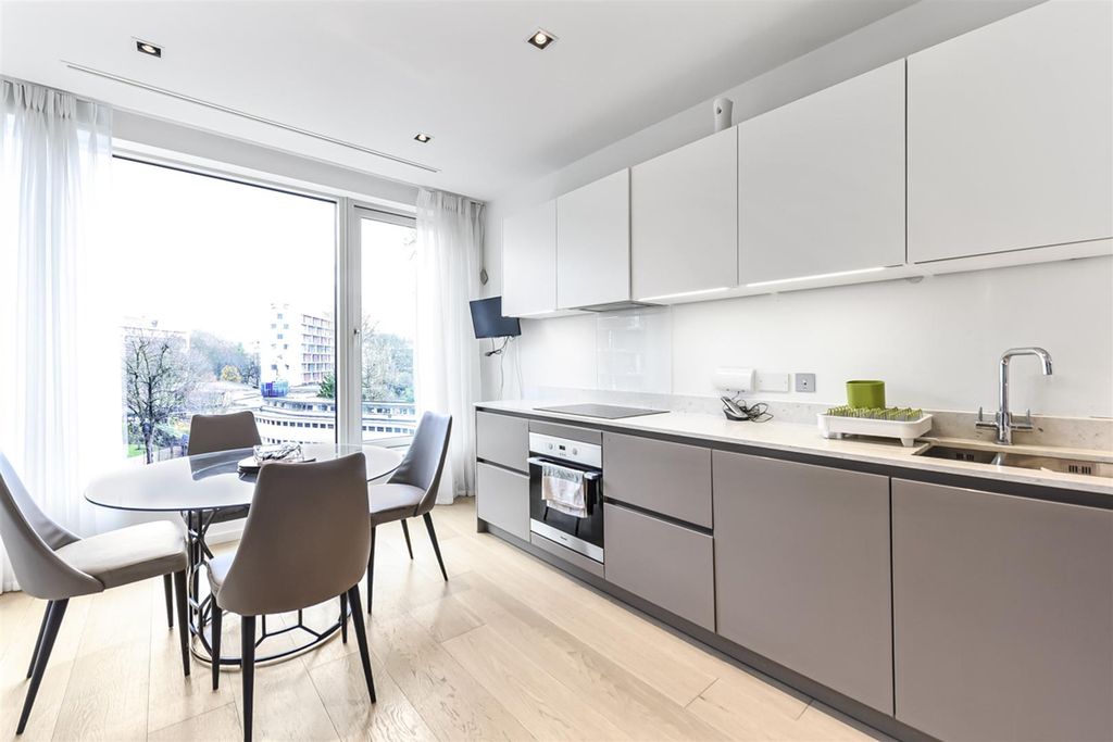 Property photo 2 of 13 Spacephoto (11).Jpg