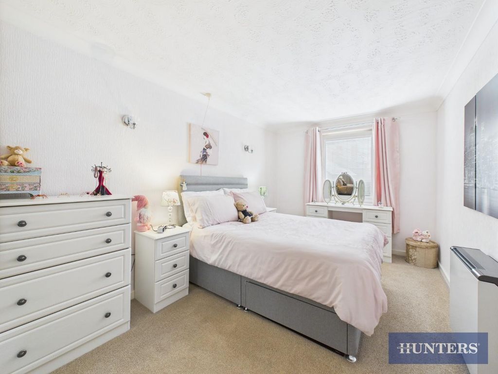 Property photo 3 of 8 Bedroom