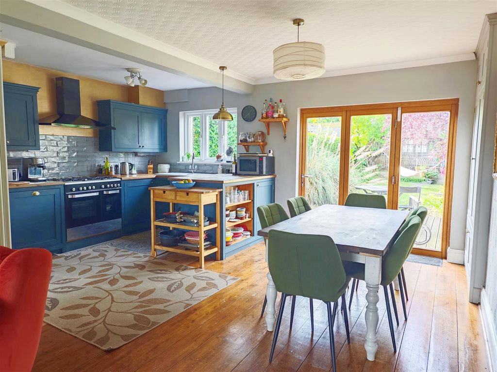 Property photo 2 of 31 Kitchen_Dining Area.Jpg