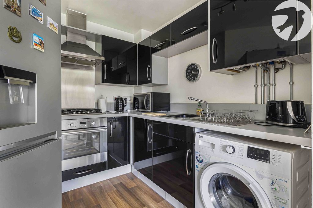 Property photo 3 of 16 Picture No. 17