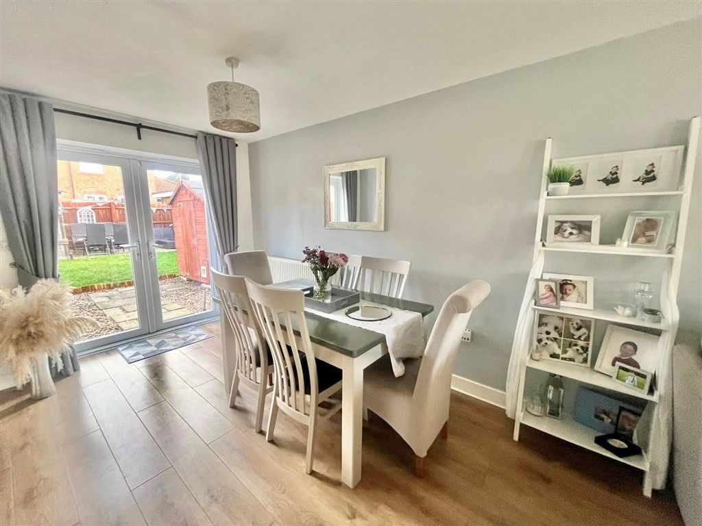 Property photo 3 of 13 Dining Area