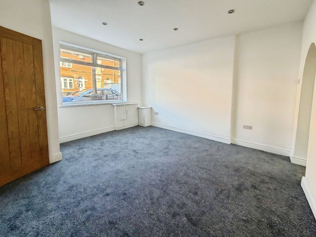 Property photo 2 of 12 Pbox-Img.Jpeg