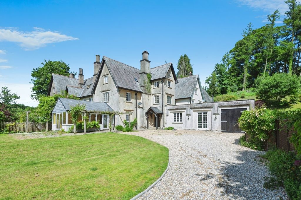 Property photo 1 of 34