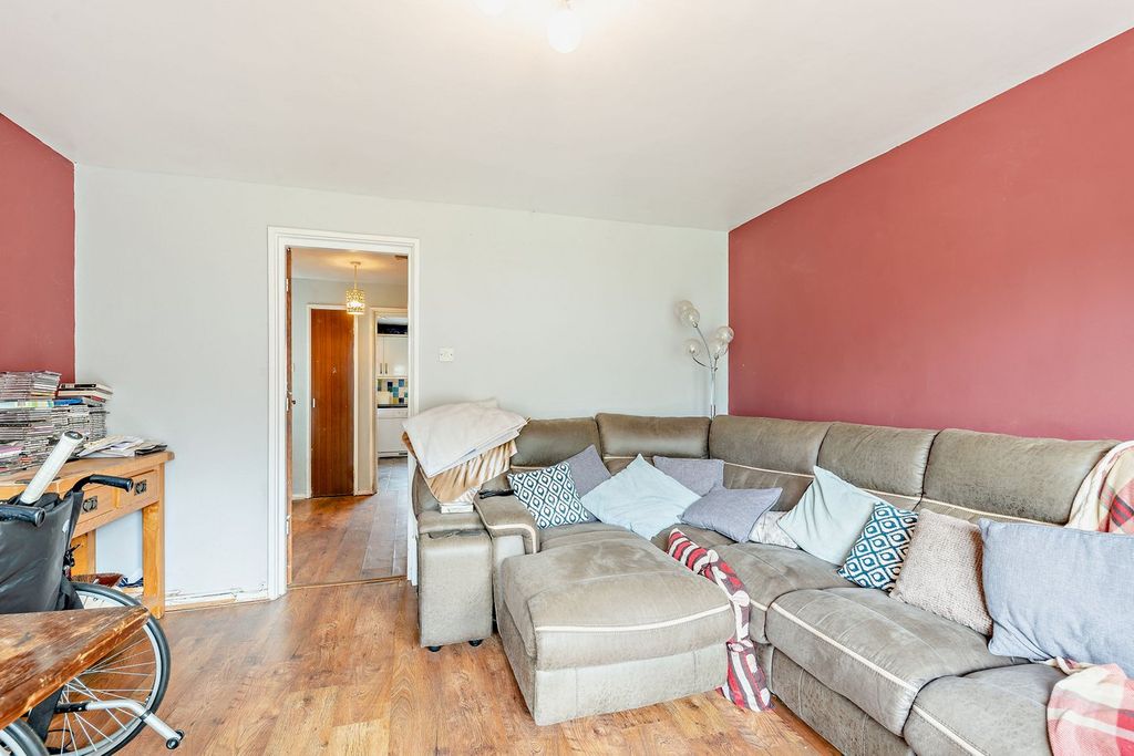 Property photo 2 of 23
