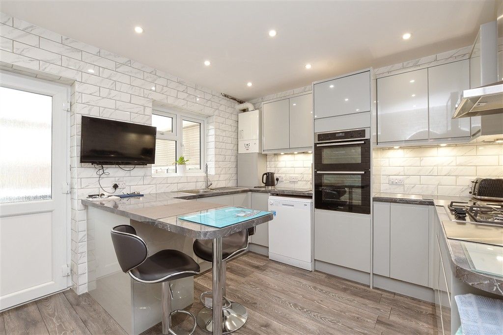 Property photo 2 of 13 Kitchen/Breakfast Room