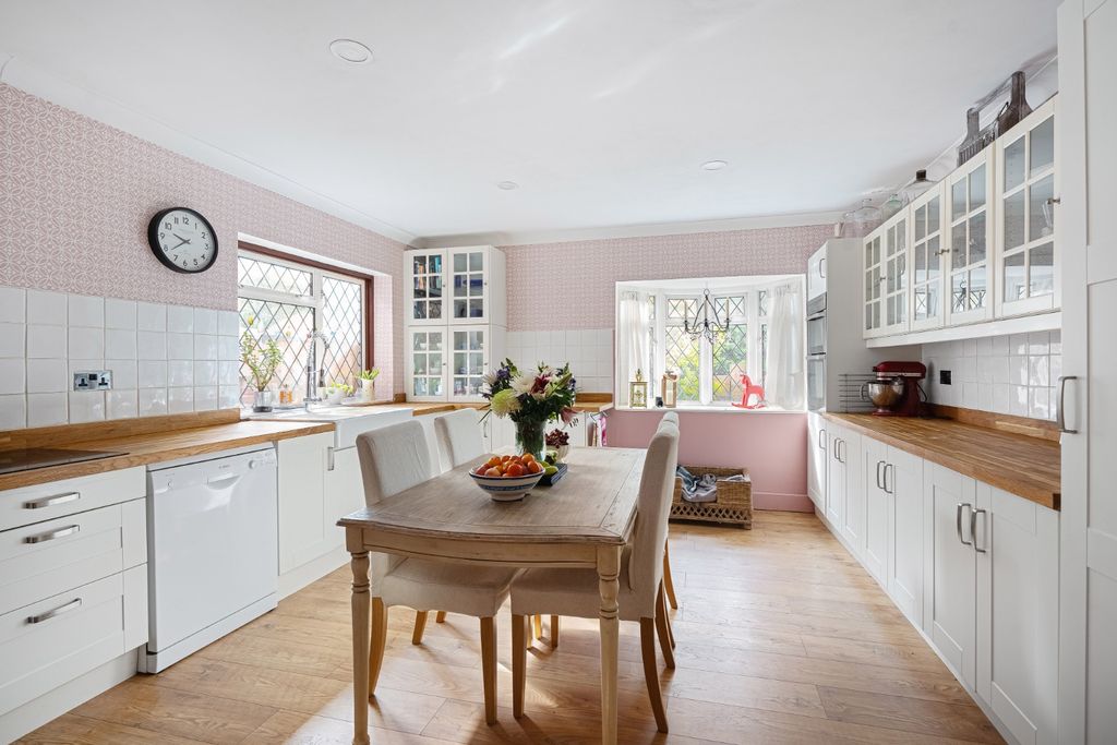 Property photo 3 of 33 3386125