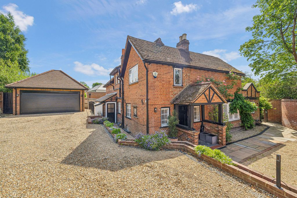 Property photo 1 of 25