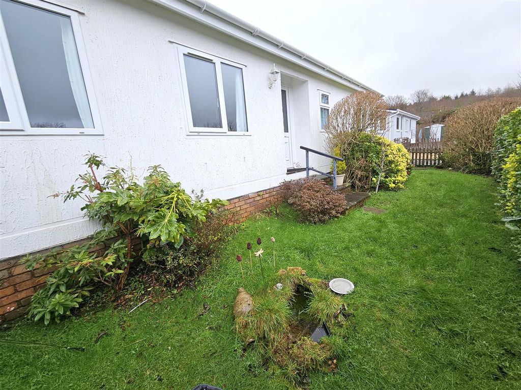 Property photo 2 of 13 Garden.Jpg