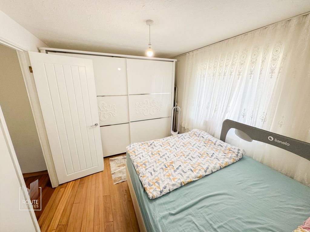 Property photo 3 of 10 Photo 1