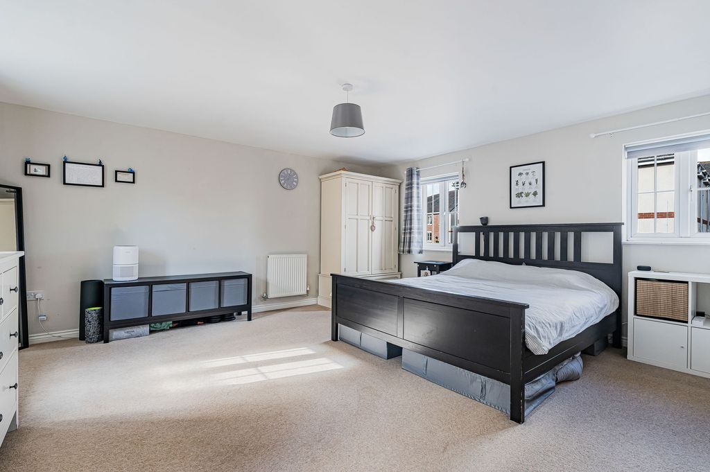 Property photo 2 of 13