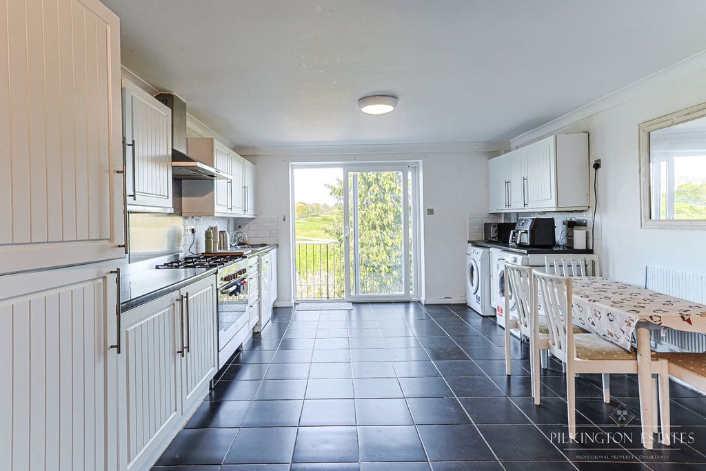 Property photo 3 of 15 5065124