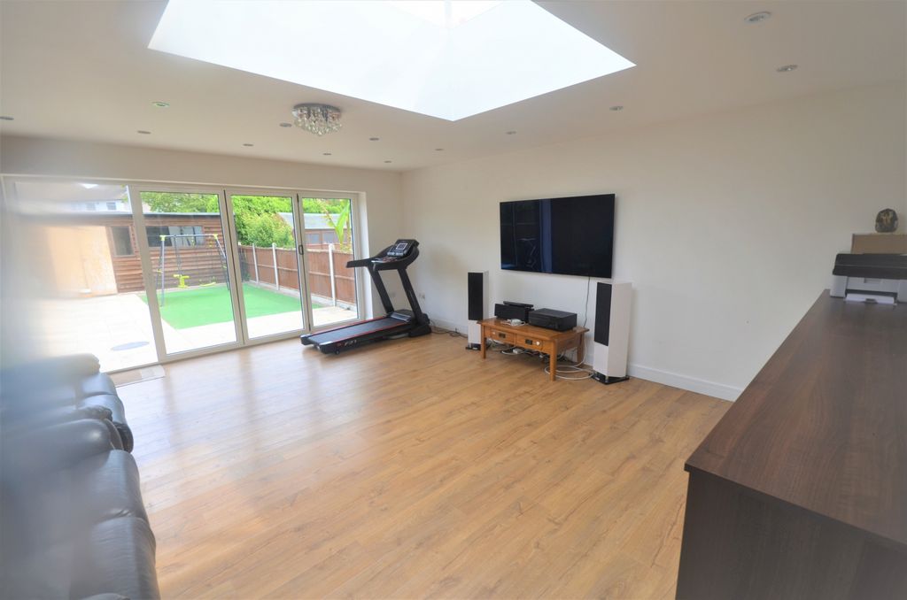 Property photo 2 of 7 Gallery