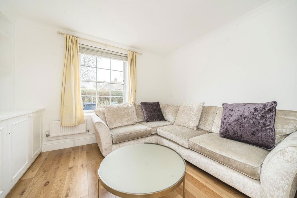 Property photo 2 of 8