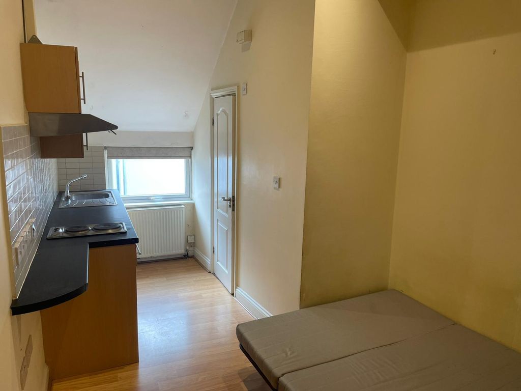 Property photo 3 of 5 Bedroom 2