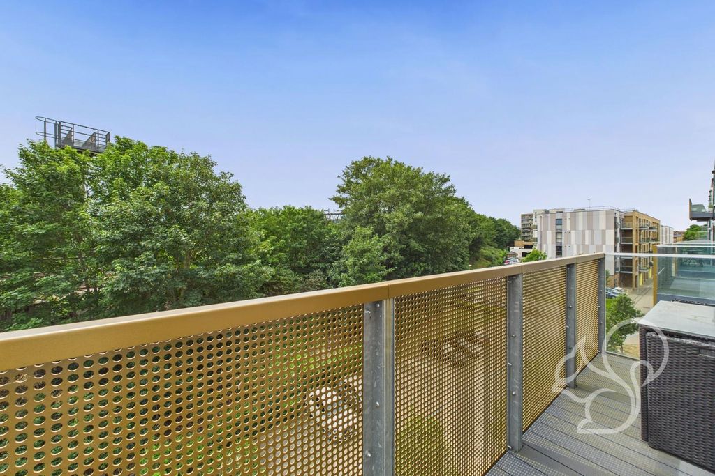 Property photo 2 of 12 Cam05287G0-Pr0096-Still017.Jpg