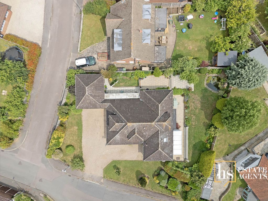Property photo 3 of 45