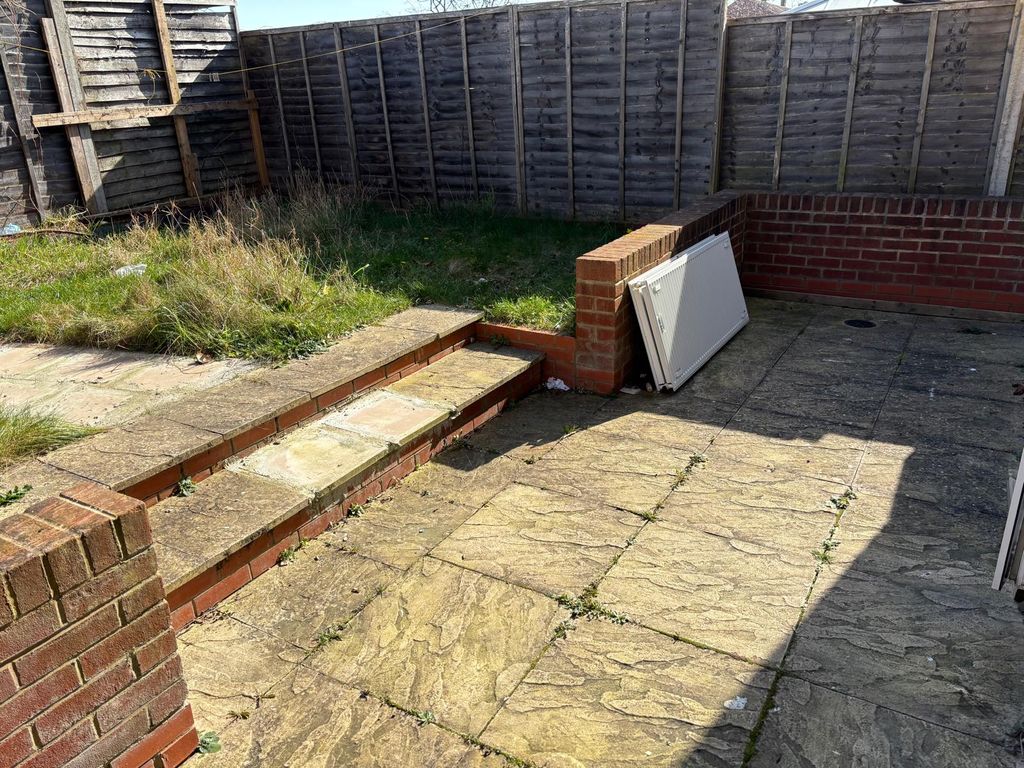 Property photo 3 of 4