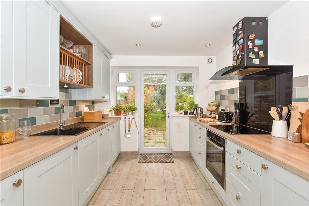 Property photo 2 of 17 Kitchen