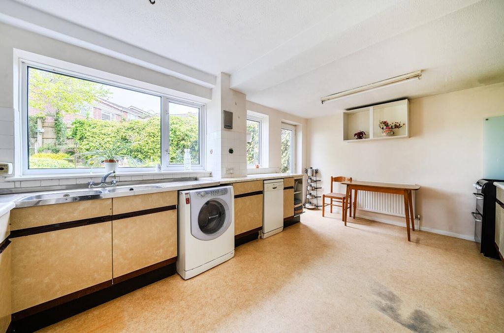 Property photo 2 of 18 Bodycoats Road 130 (10).Jpg