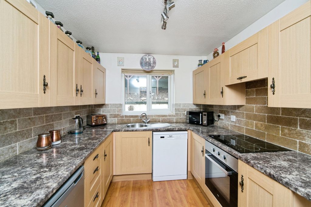 Property photo 3 of 15 Photo