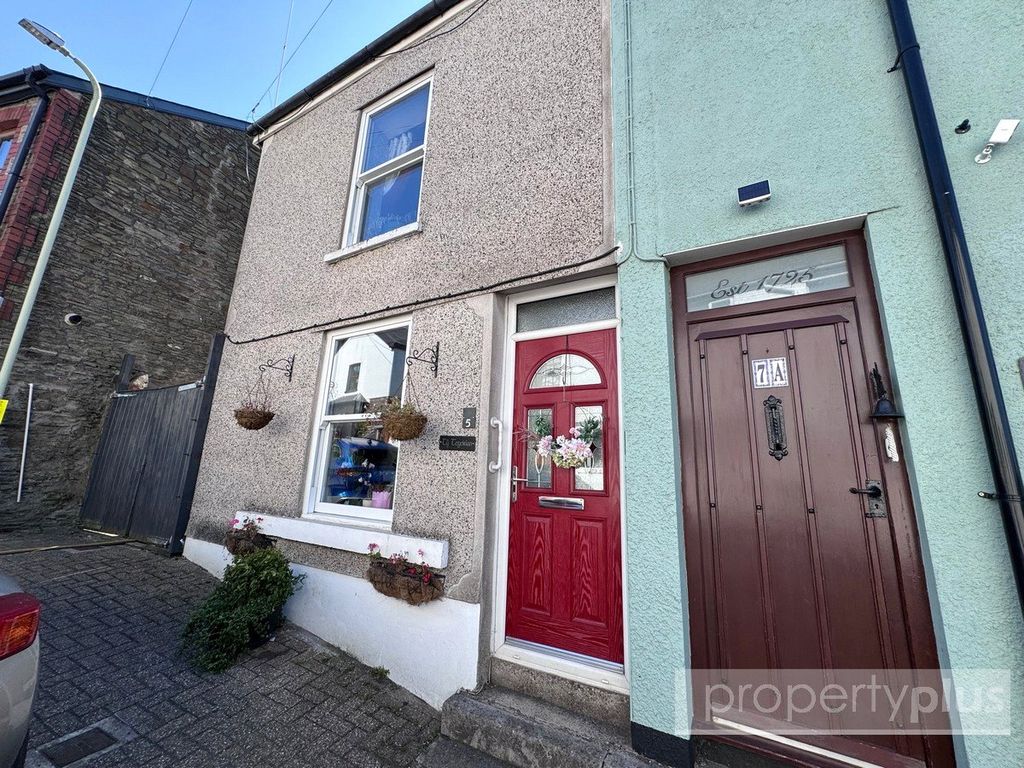 Property photo 1 of 22 Picture No. 04
