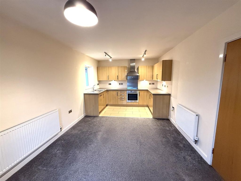 Property photo 3 of 11 Mayfair 4.Jpg