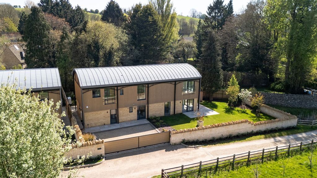 Property photo 1 of 29