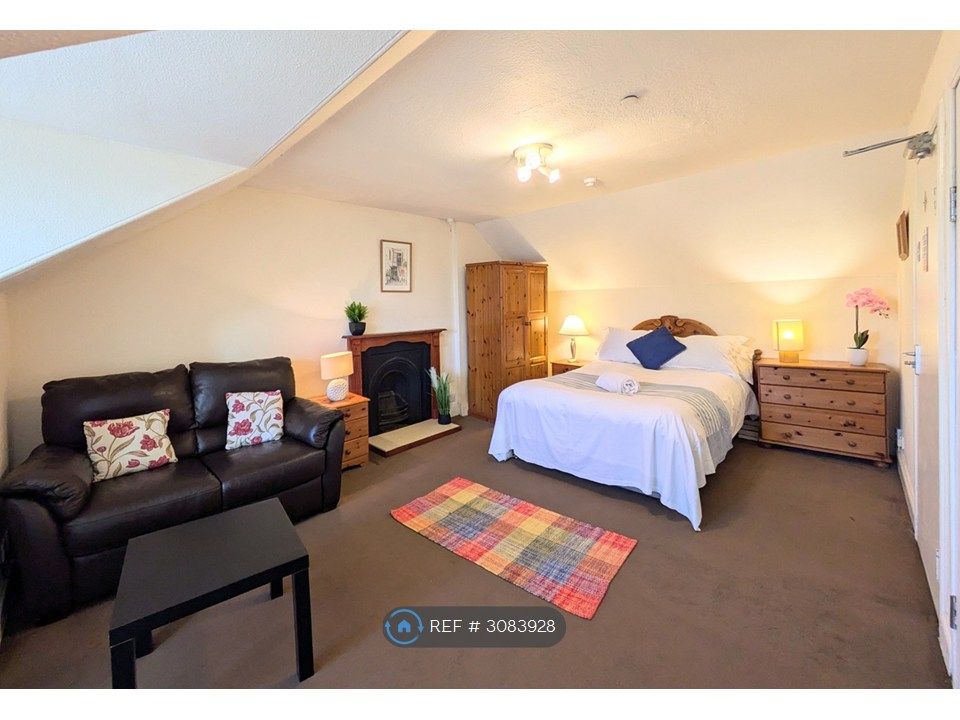 Property photo 1 of 16 Room 1