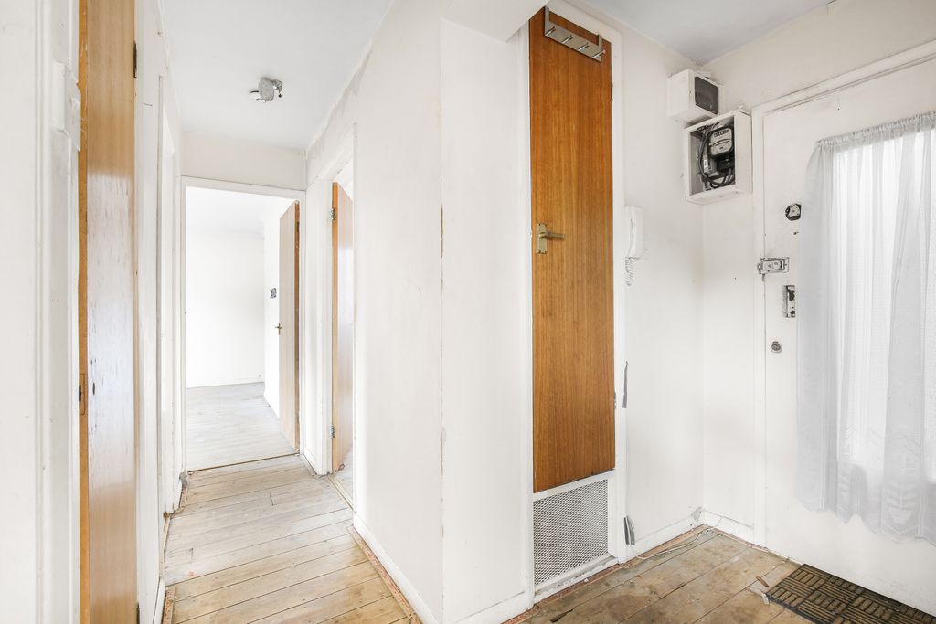 Property photo 3 of 16 1696606705 - 24 Fairhaven Court, Warham Road, Cr2