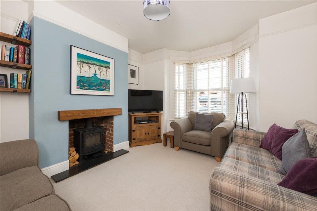 Property photo 2 of 18