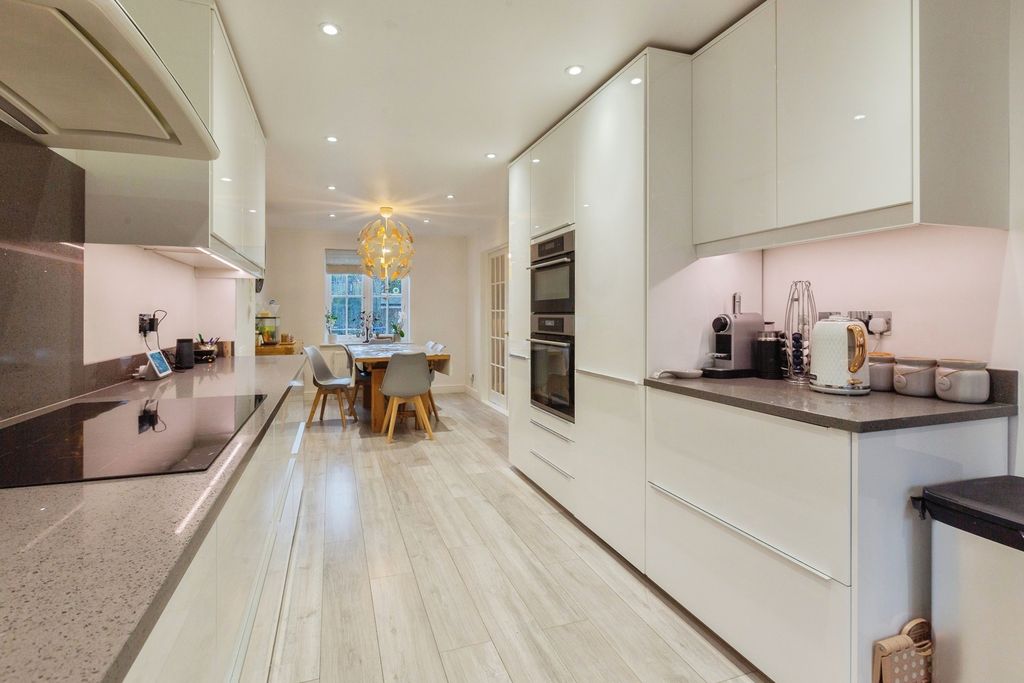 Property photo 2 of 20 Pbox-Img.Jpg