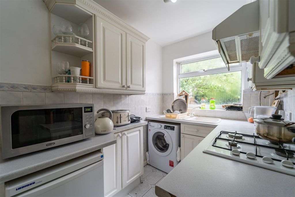 Property photo 2 of 20 Kitchen