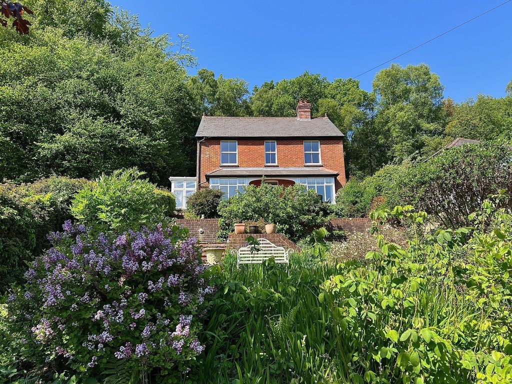 Property photo 1 of 21