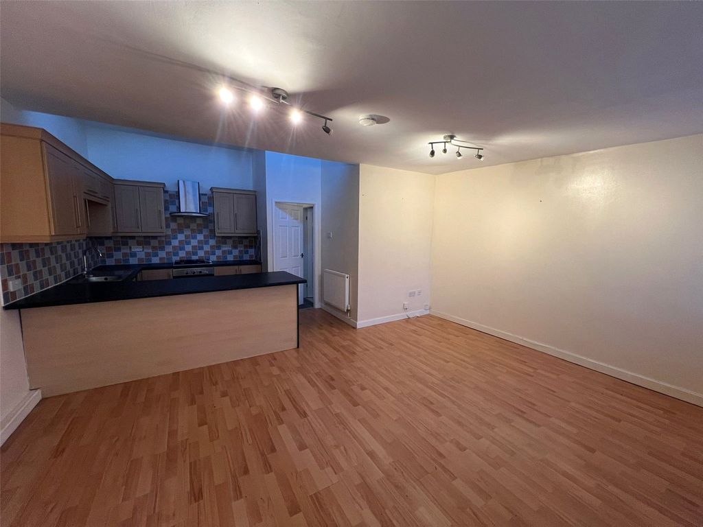 Property photo 2 of 10 Picture No. 17
