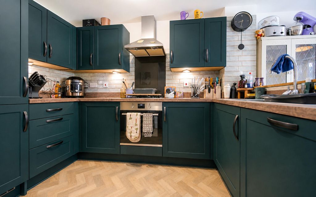 Property photo 2 of 21 Kitchen 27A.Jpg