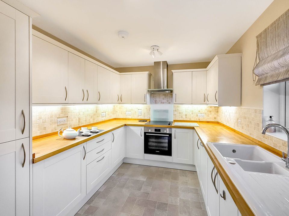 Property photo 2 of 33