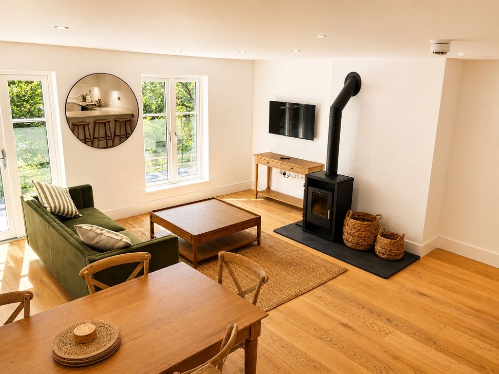 2 bed flat for saleLynmouth, Devon EX35 photo 4