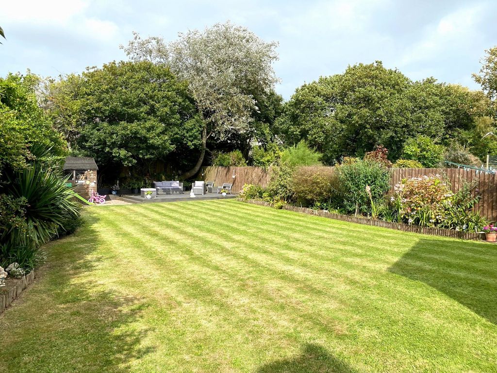Property photo 2 of 13 Picture No. 08