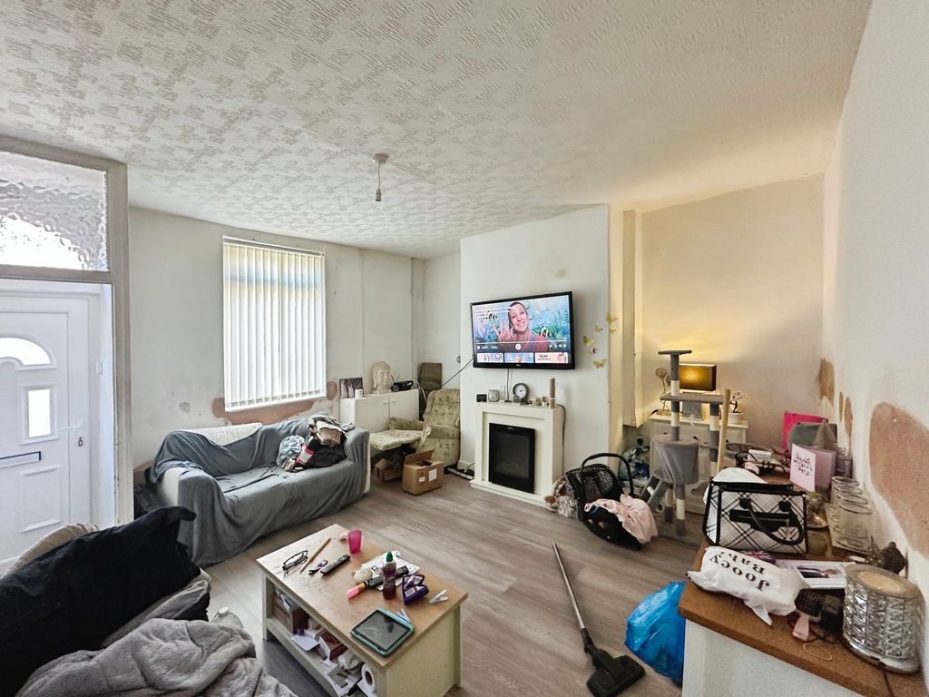 Property photo 2 of 8 Photo 8