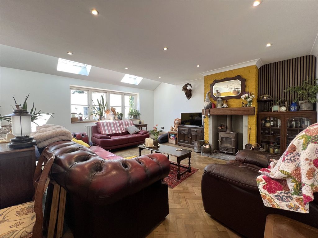 Property photo 2 of 19 Sitting Room