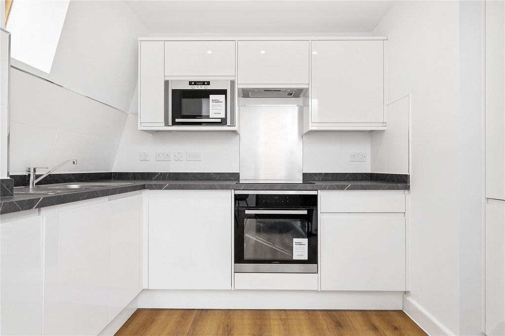 Property photo 2 of 11 Kitchen